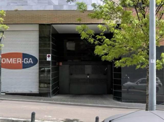 Garaje en Alquiler en Carrer Josep Maria de Sagarra, 56 en Font Verda