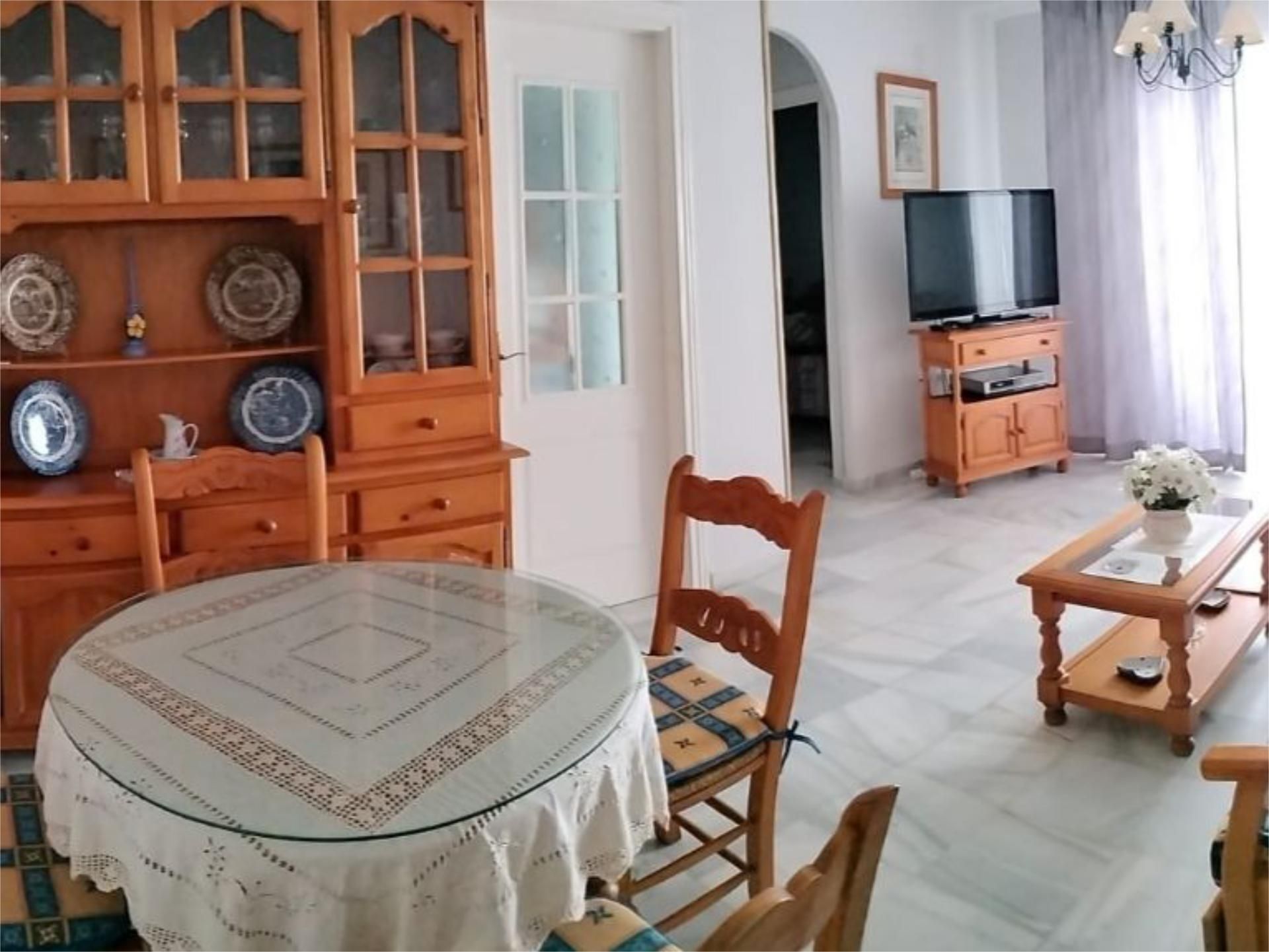 Menjador de Pis en venda en Motril amb Terrassa, Piscina i Balcó