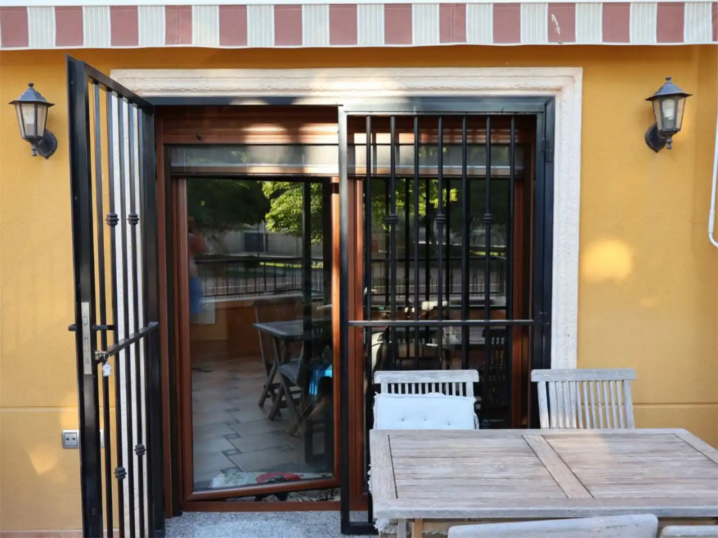 Casa adosada en venda a Calle Cervantes, 50, Catral Terrassa de Casa adosada en venda en Catral amb Aire condicionat, Terrassa i Balcó