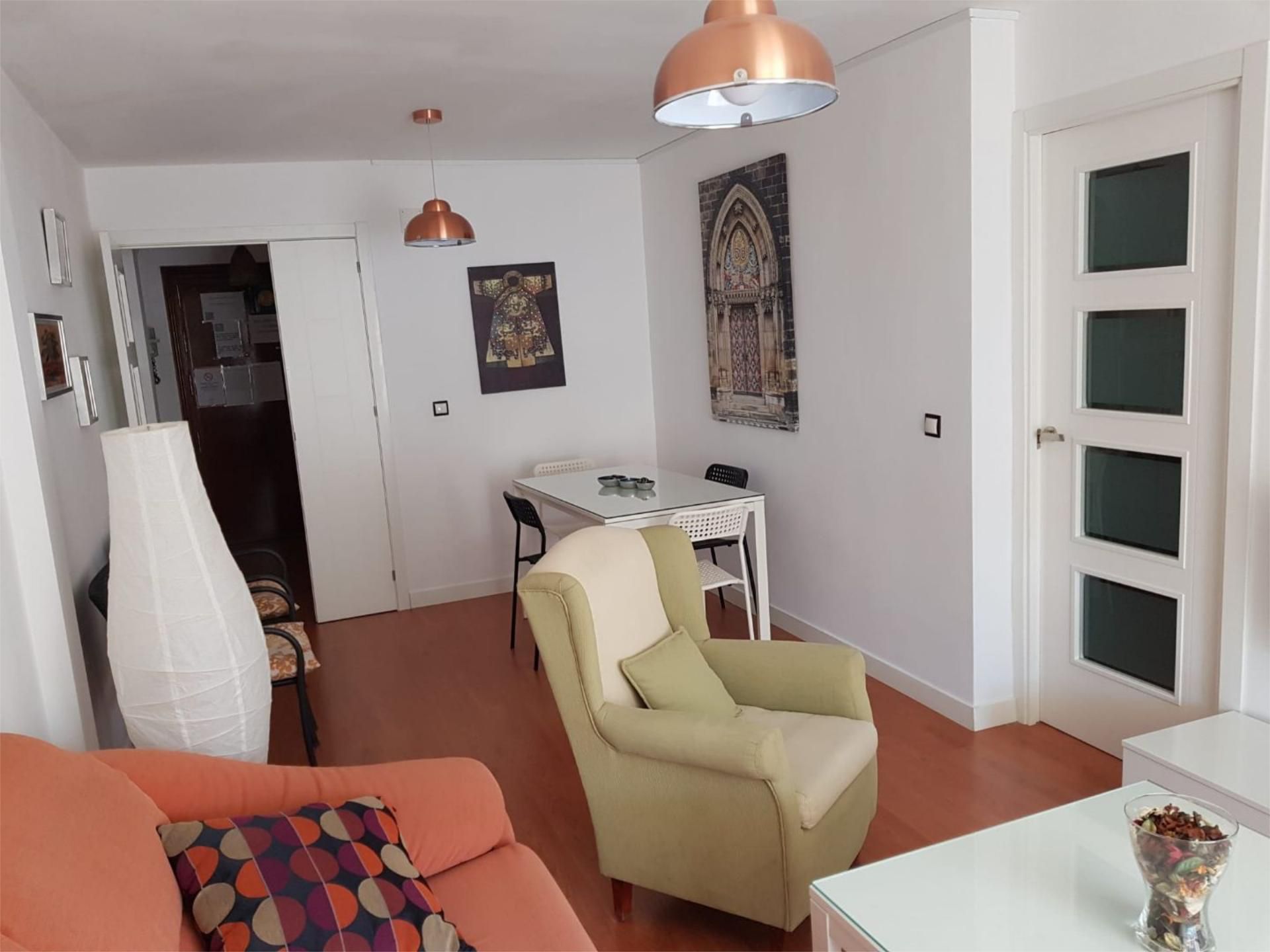 Sala d'estar de Pis de lloguer en  Sevilla Capital amb Aire condicionat i Terrassa
