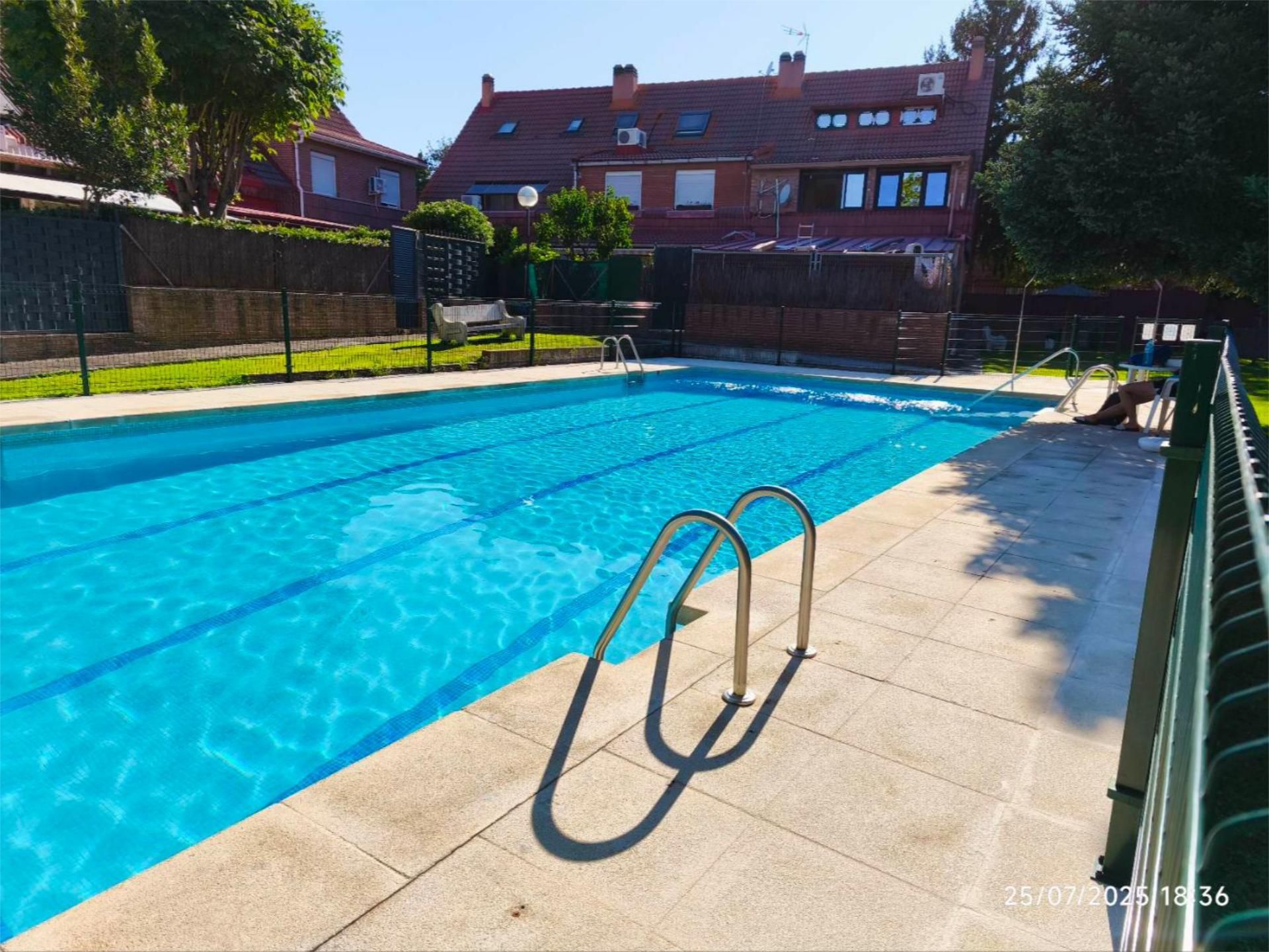 Piscina de Casa o xalet en venda en La Moraleja amb Aire condicionat, Terrassa i Piscina
