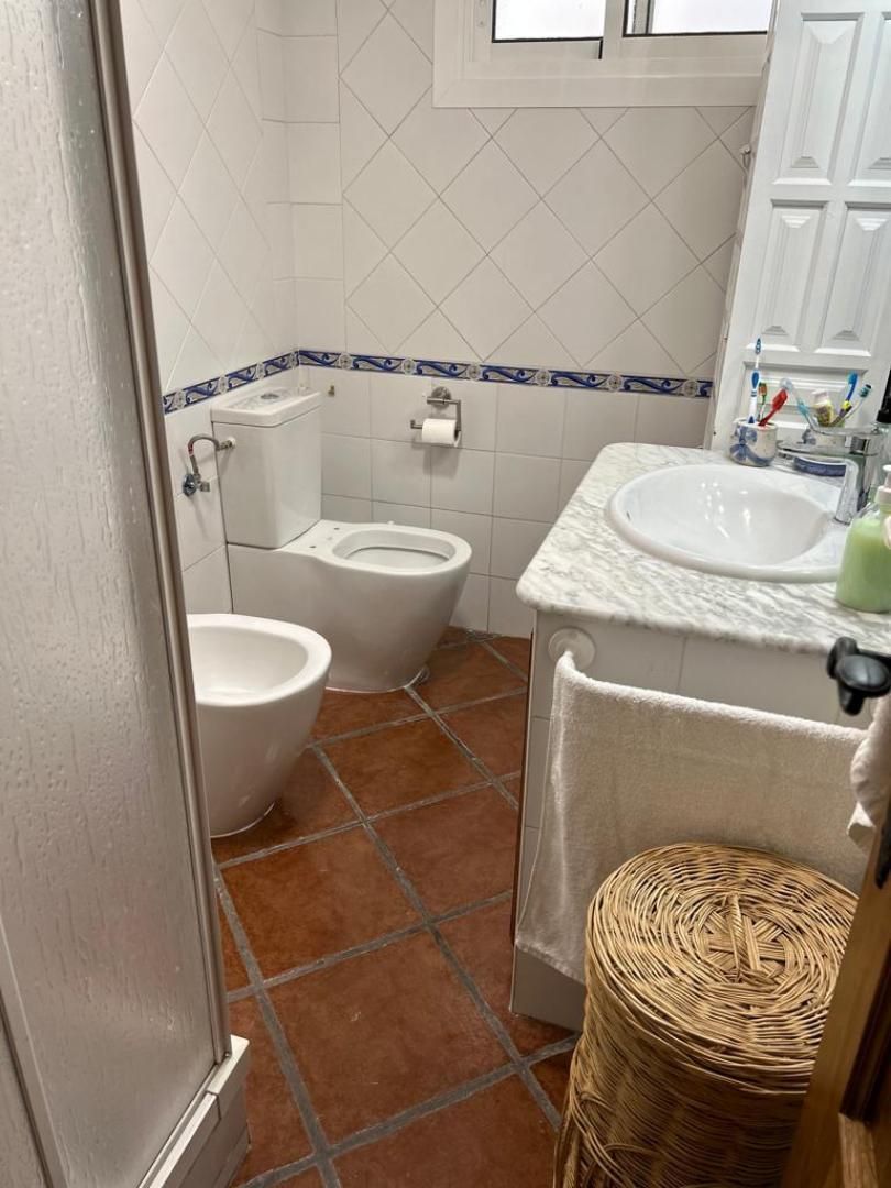 Bany de Apartament de lloguer en Sotogrande amb Terrassa, Moblat i Forn