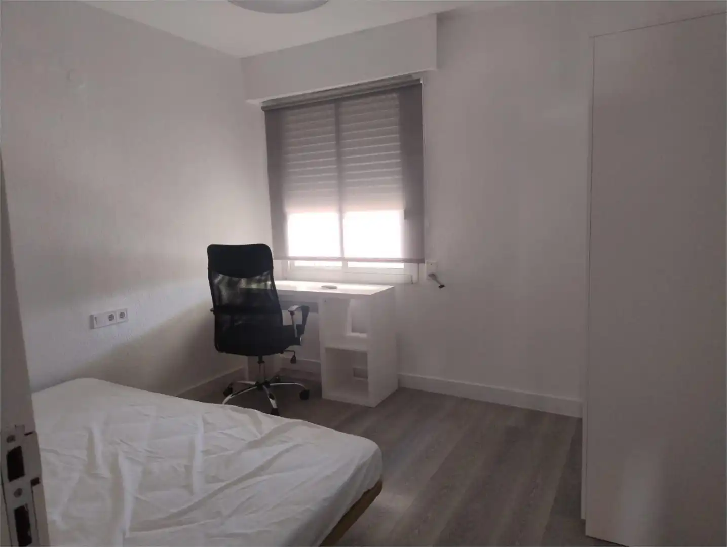 Habitación de Casa adosada para compartir en Murcia con Parquet, Terraza y Amueblado