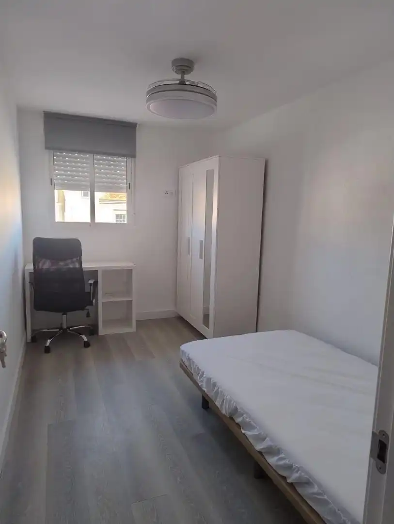 Habitación de Casa adosada para compartir en Murcia con Parquet, Terraza y Amueblado