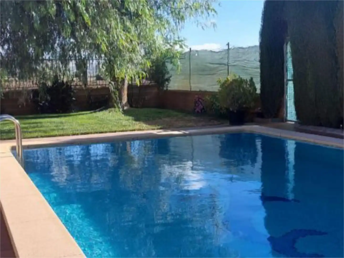 Finca rústica en venta en Calle Virgen del Rocío, 7, Loja Piscina de Finca rústica en venta en Loja con Aire acondicionado y Piscina