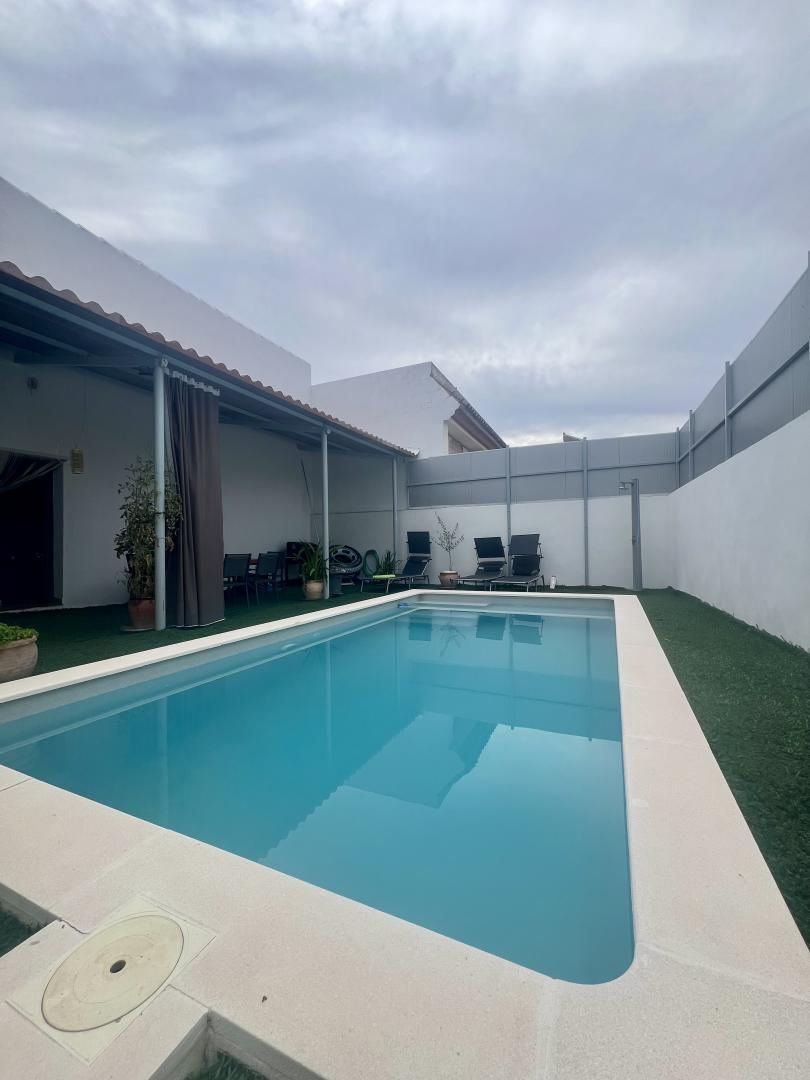 Piscina de Casa o xalet en venda en San José del Valle amb Aire condicionat, Terrassa i Piscina