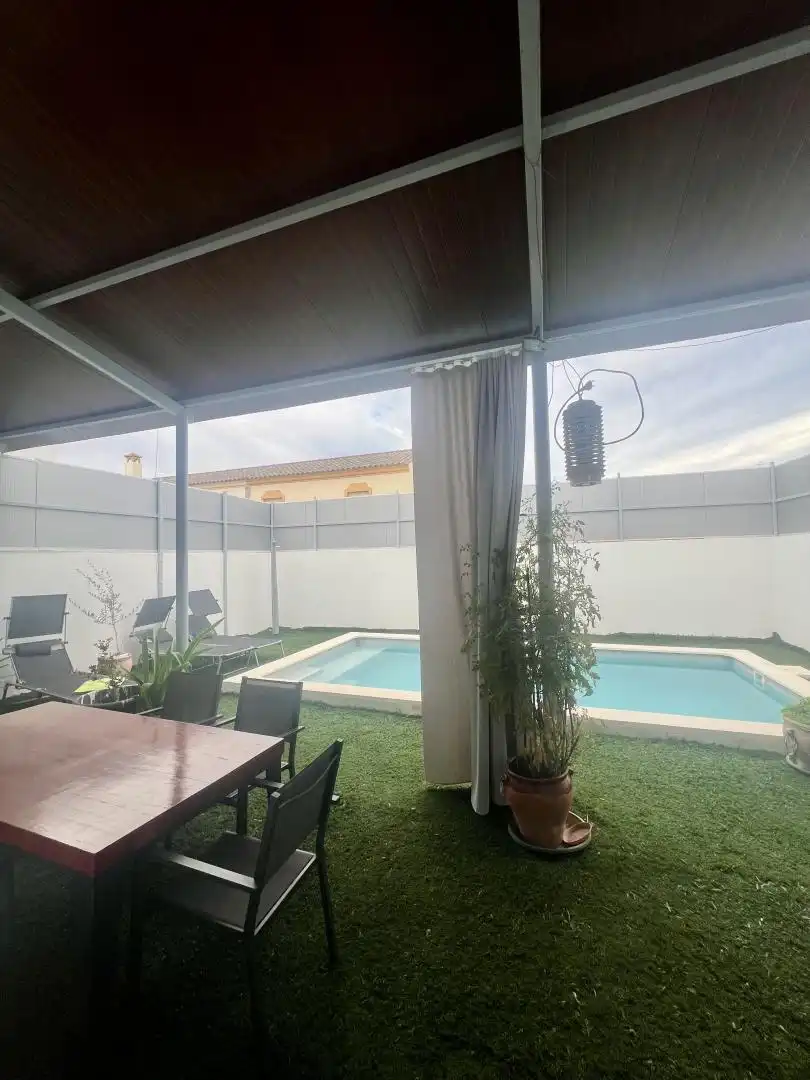 Casa o chalet en venta en Calle Venenciador, 3, San José del Valle Piscina de Casa o chalet en venta en San José del Valle con Aire acondicionado, Terraza y Piscina