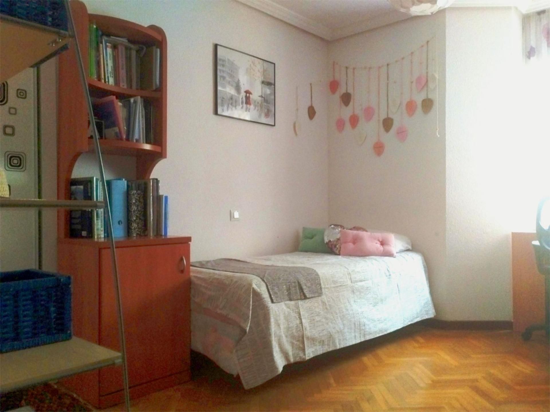 Bedroom of Flat to share in Leganés  with Air Conditioner, Heating and Private garden