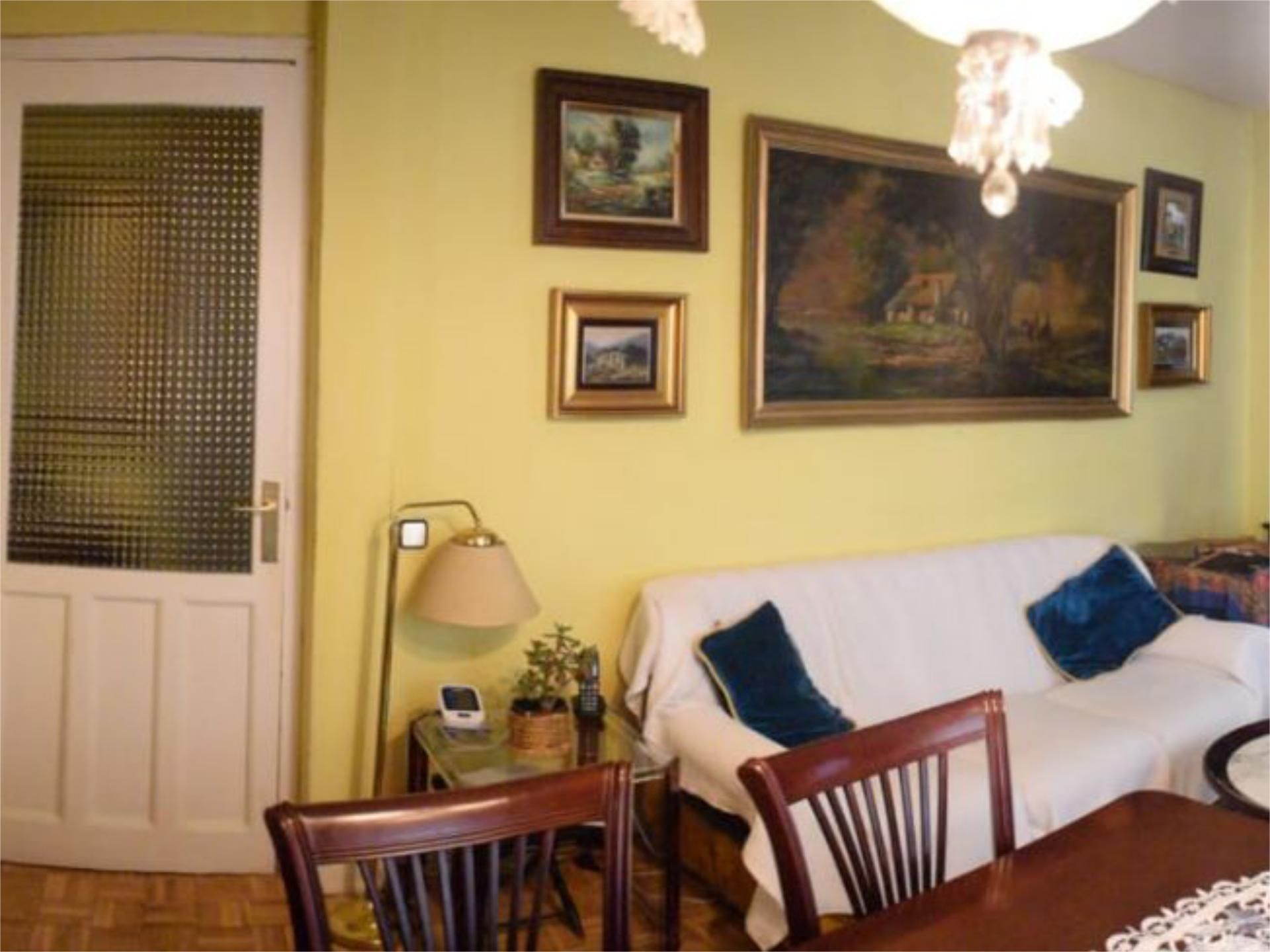 Living room of Flat for sale in  Madrid Capital  with Heating, Furnished and Balcony