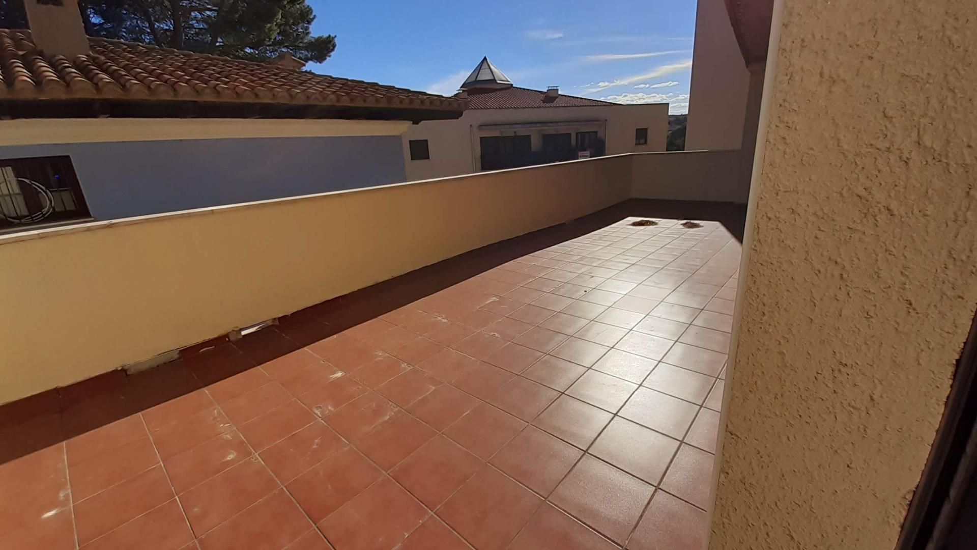 Terraza de Apartamento en venta en  Teruel Capital con Calefacción, Parquet y Terraza
