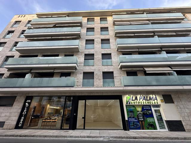 Local comercial en Alquiler en Calle Paul, 1 en Divina Pastora - La Yeguada