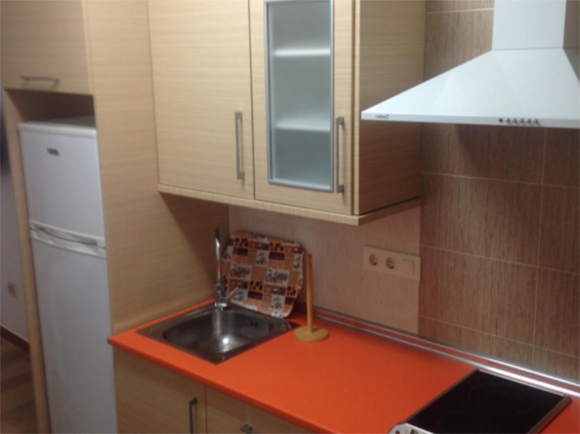 Cocina de Apartamento de alquiler en Herrera del Duque con Aire acondicionado, Amueblado y Balcón
