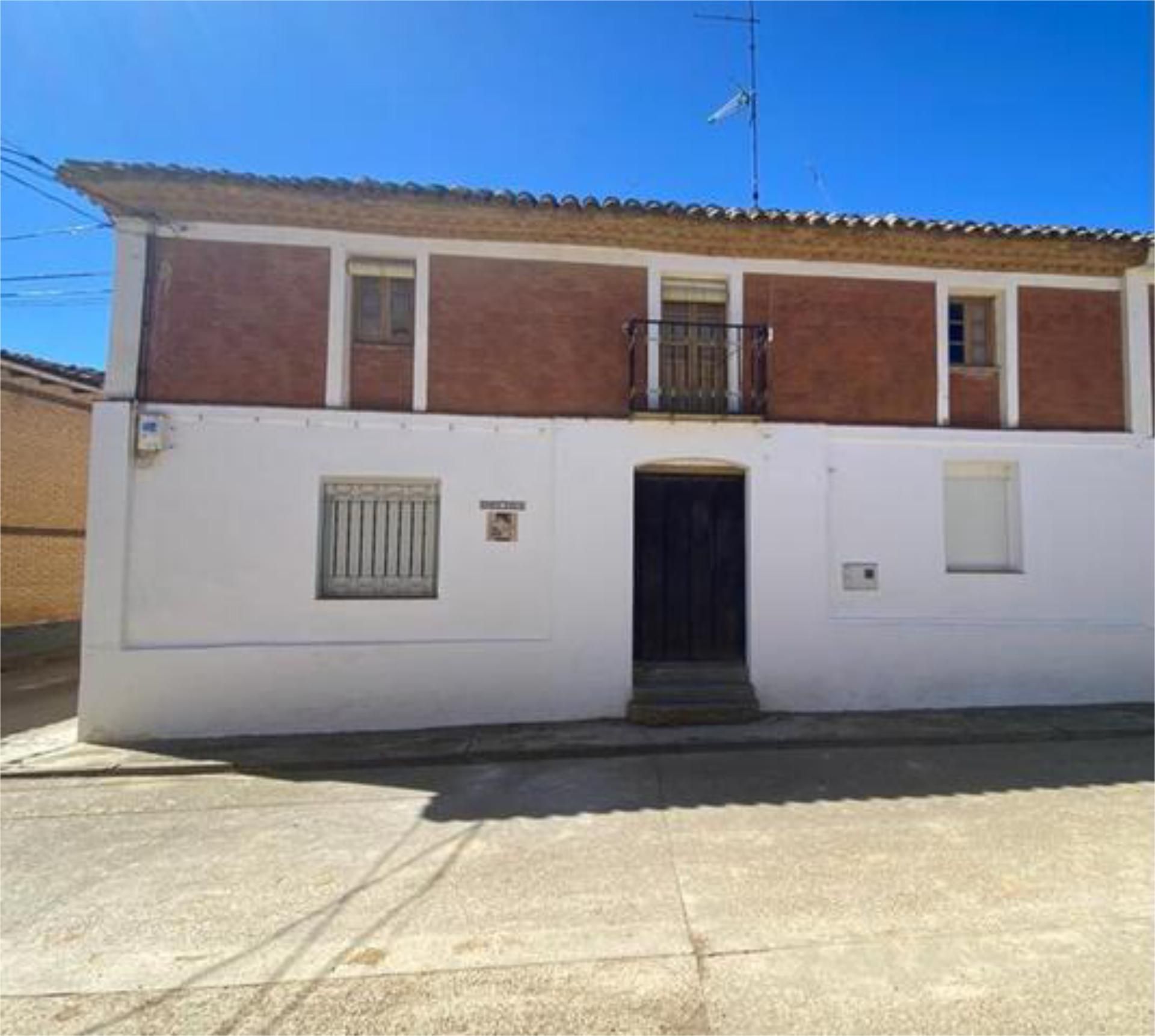 Exterior view of House or chalet for sale in Villalcón  with Private garden, Storage room and Furnished