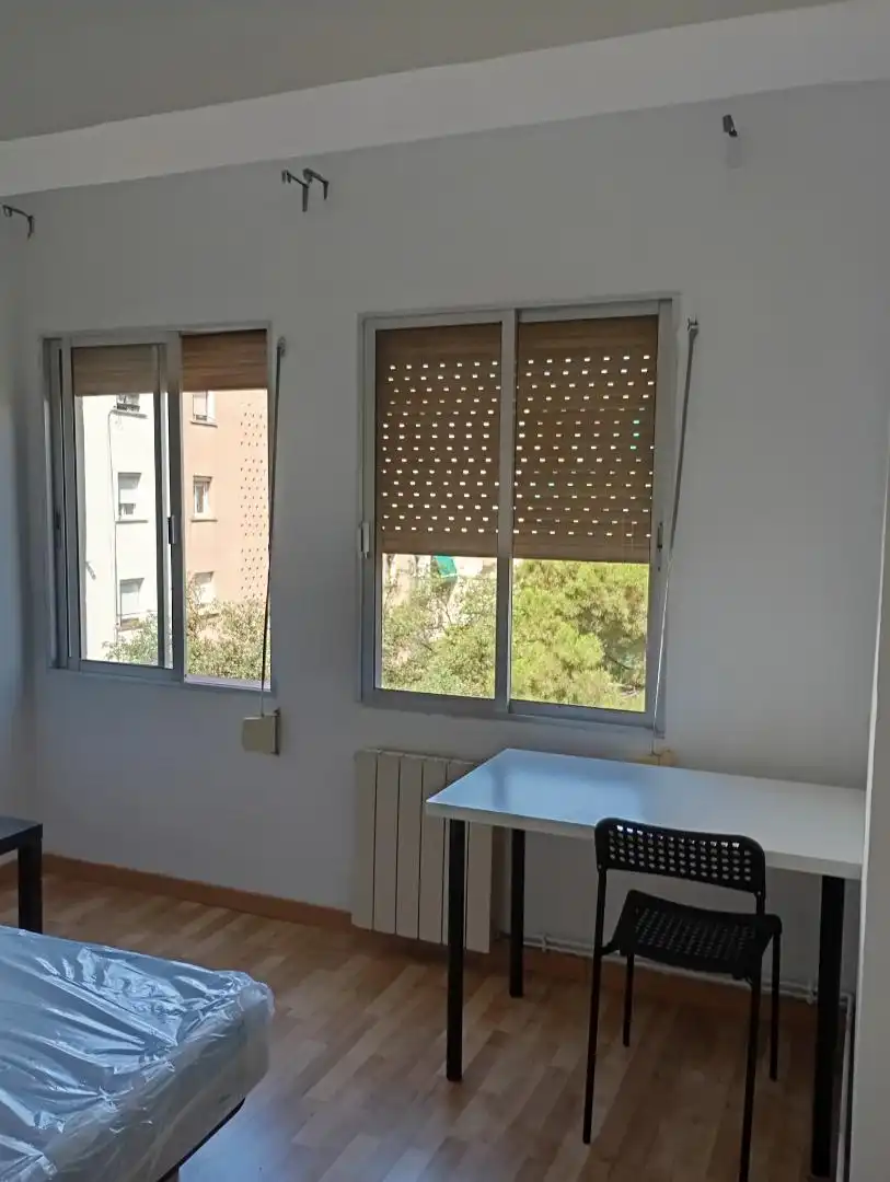 Room in Carrer de l'Espiga, El Congrés i els Indians Bedroom of Flat for share in Barcelona with Heating, Parquet flooring and Furnished