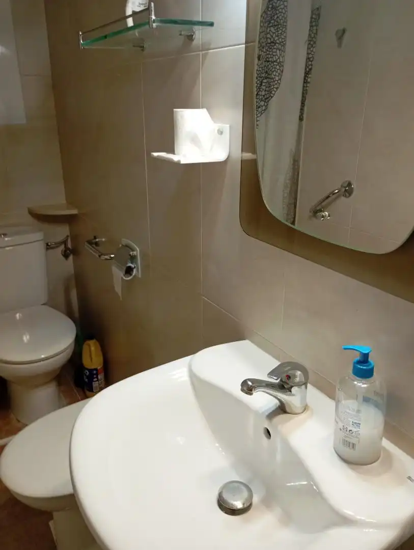 Room in Carrer de l'Espiga, El Congrés i els Indians Bathroom of Flat for share in Barcelona with Heating, Parquet flooring and Furnished