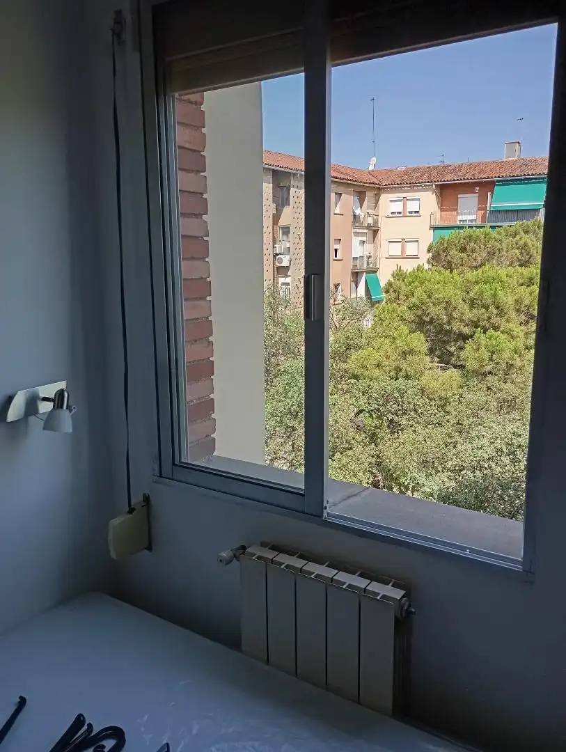 Room in Carrer de l'Espiga, El Congrés i els Indians Balcony of Flat for share in Barcelona with Heating, Parquet flooring and Furnished