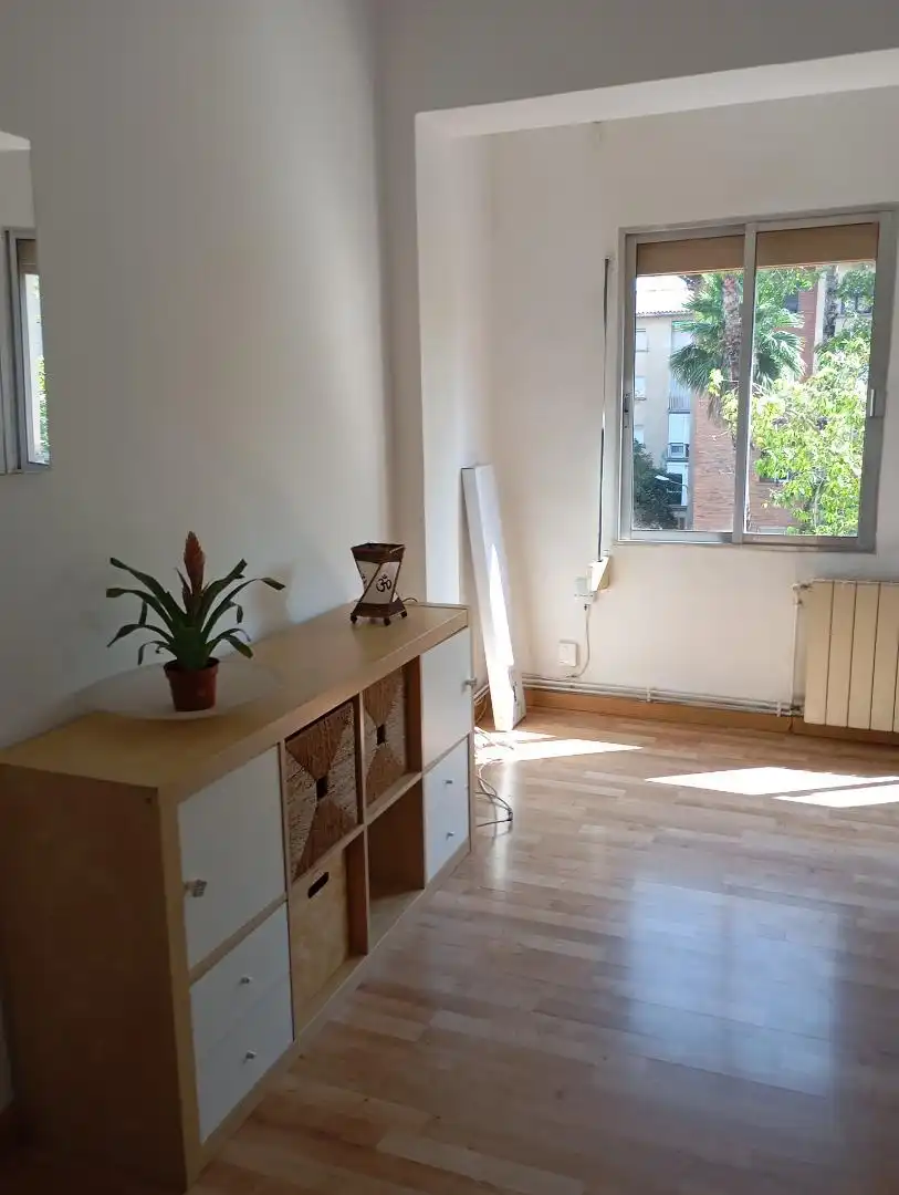 Room in Carrer de l'Espiga, El Congrés i els Indians Bedroom of Flat for share in Barcelona with Heating, Parquet flooring and Furnished