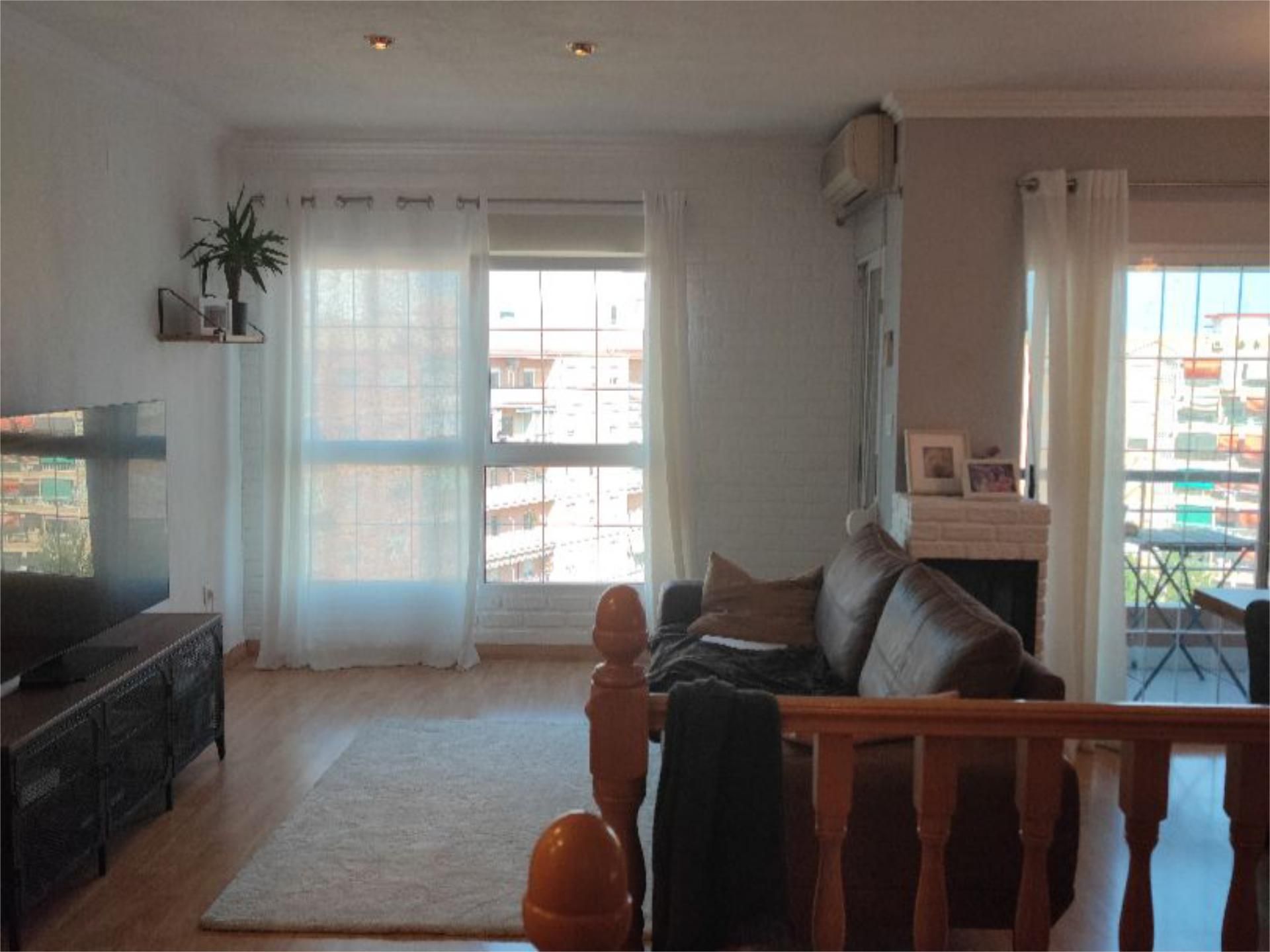 Living room of Duplex to rent in  Valencia Capital  with Air Conditioner and Balcony