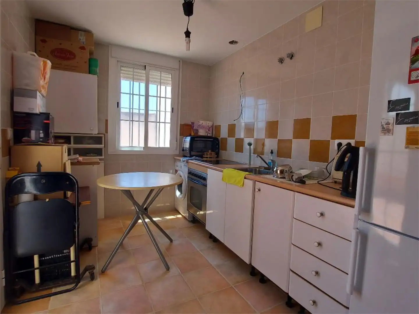 Casa adosada en venta en Calle Extremadura Trasera, 10, Arroyomolinos de León Cocina de Casa adosada en venta en Arroyomolinos de León con Amueblado