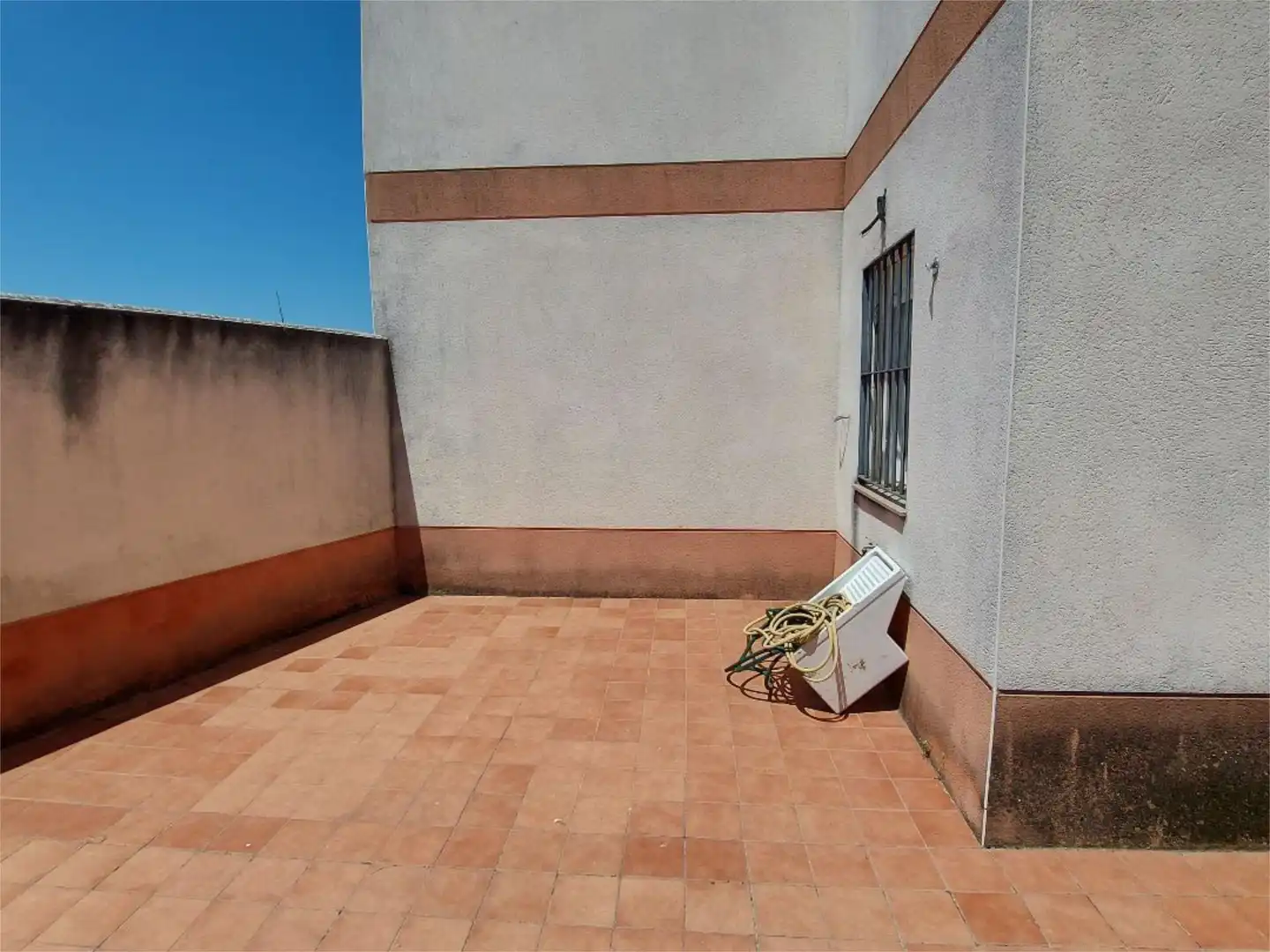 Casa adosada en venta en Calle Extremadura Trasera, 10, Arroyomolinos de León Terraza de Casa adosada en venta en Arroyomolinos de León con Amueblado