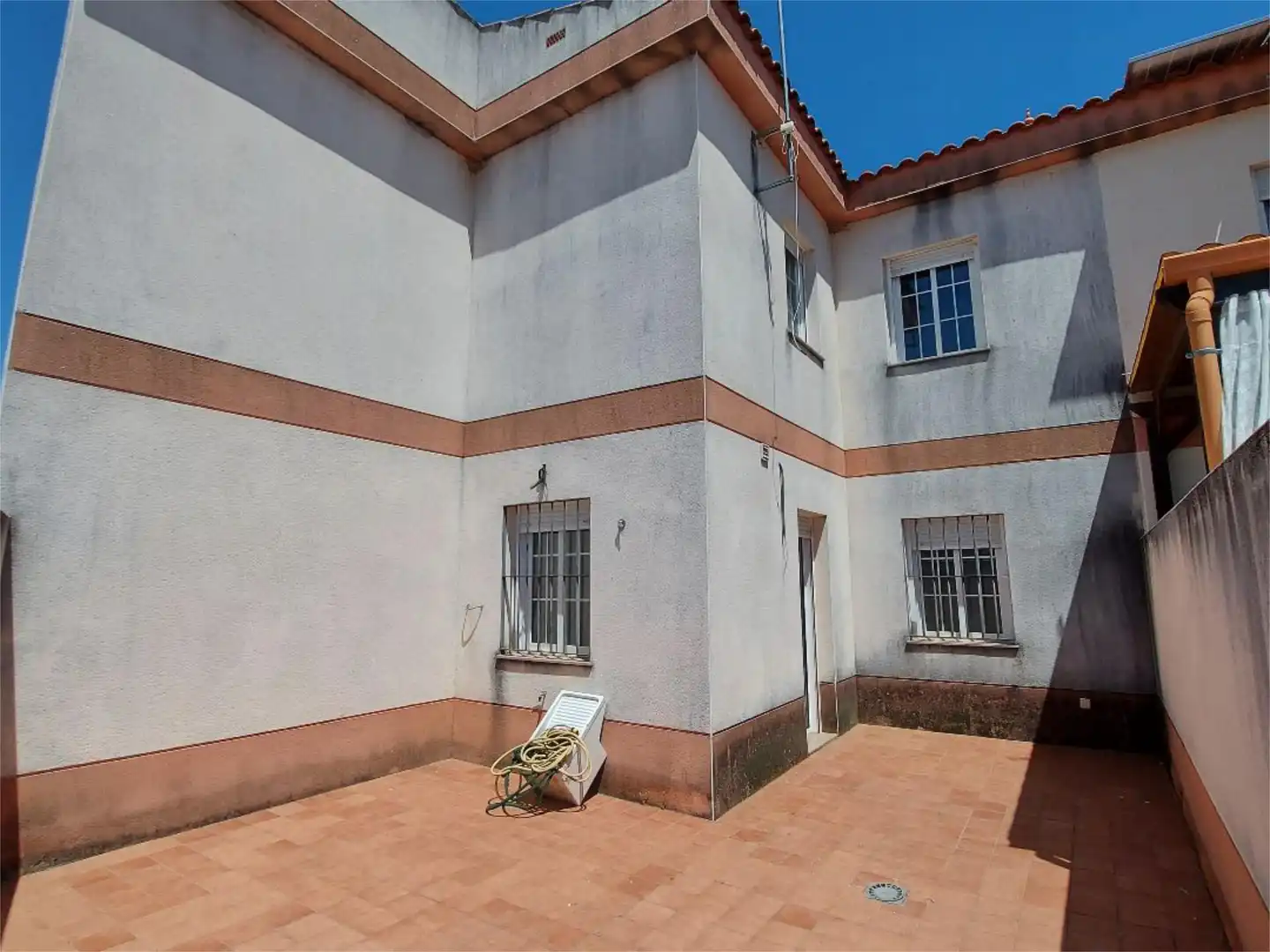 Casa adosada en venta en Calle Extremadura Trasera, 10, Arroyomolinos de León Vista exterior de Casa adosada en venta en Arroyomolinos de León con Amueblado