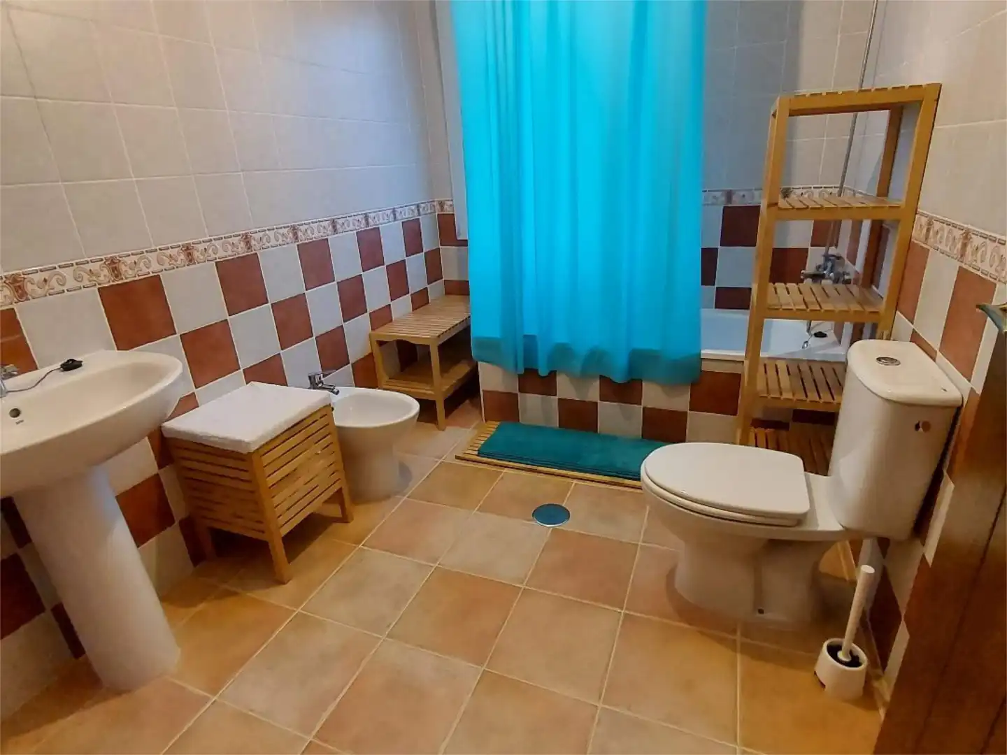 Casa adosada en venta en Calle Extremadura Trasera, 10, Arroyomolinos de León Baño de Casa adosada en venta en Arroyomolinos de León con Amueblado
