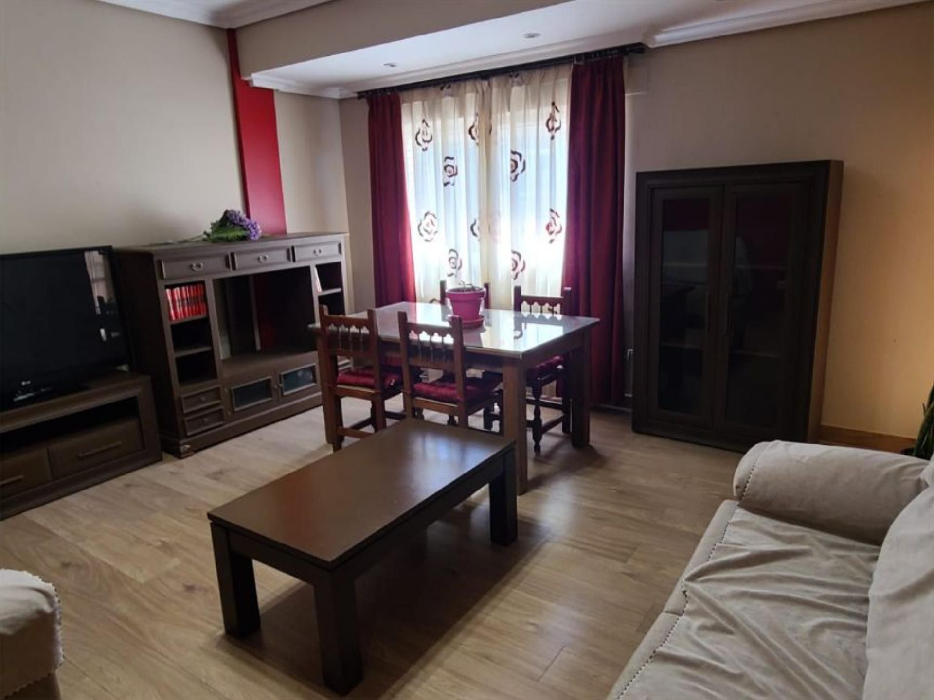 Living room of Flat to rent in Badajoz Capital  with Air Conditioner, Heating and Parquet flooring