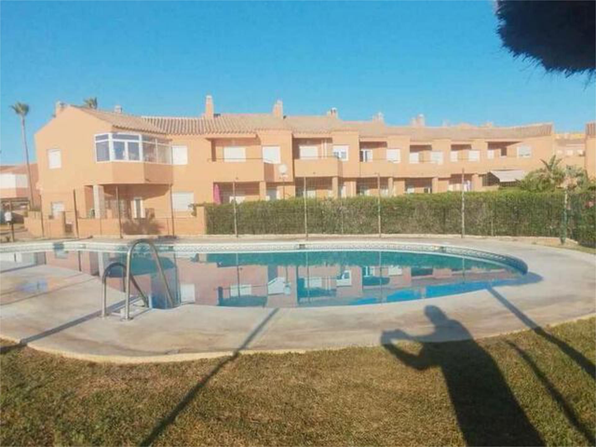 Piscina de Pis de lloguer en Manilva amb Calefacció, Jardí privat i Terrassa