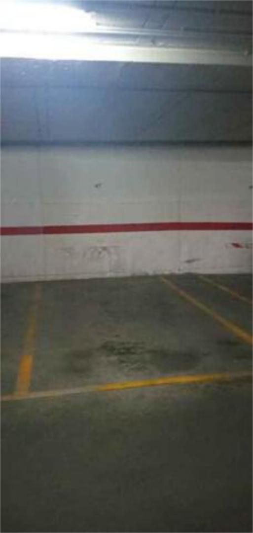 Garage to rent in Santa Rosa - Valdeolleros