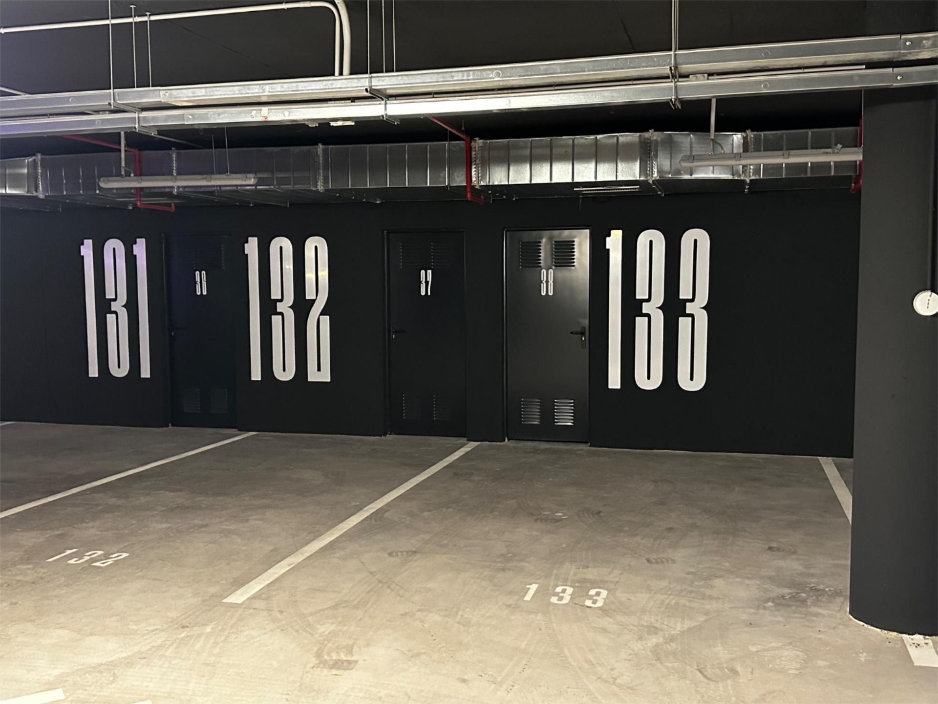 Parking of Box room to rent in  Valencia Capital