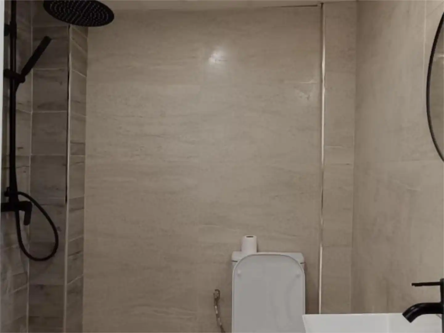 Flat for sale in Pasaje Aránzazu, 6, Los Castillejos - La Trinidad Bathroom of Flat for sale in Málaga with Air Conditioner and Furnished