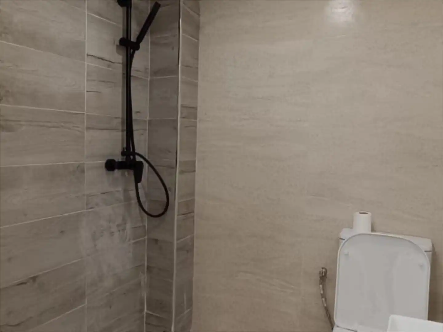 Flat for sale in Pasaje Aránzazu, 6, Los Castillejos - La Trinidad Bathroom of Flat for sale in Málaga with Air Conditioner and Furnished