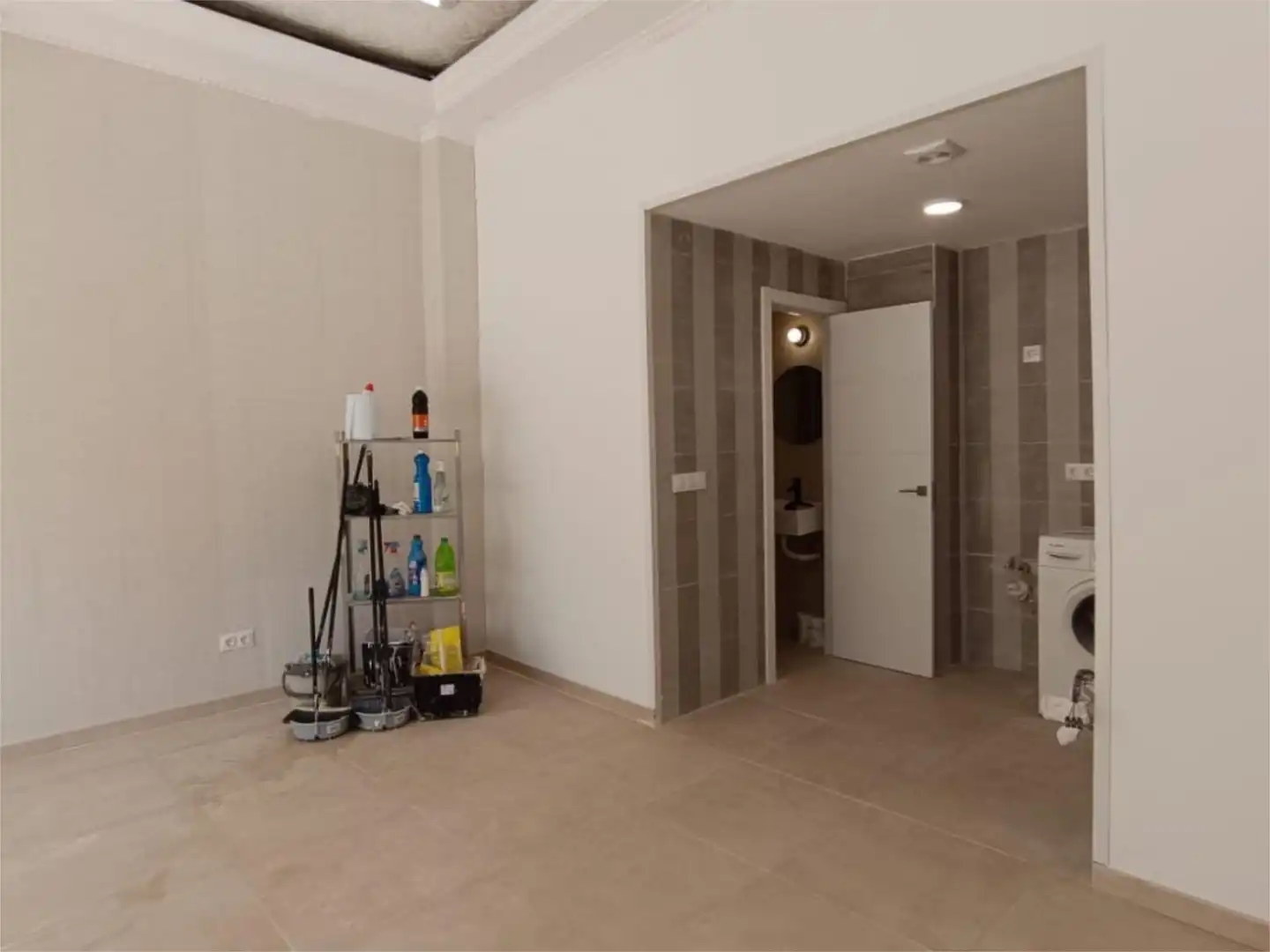 Flat for sale in Pasaje Aránzazu, 6, Los Castillejos - La Trinidad Flat for sale in Málaga with Air Conditioner and Furnished