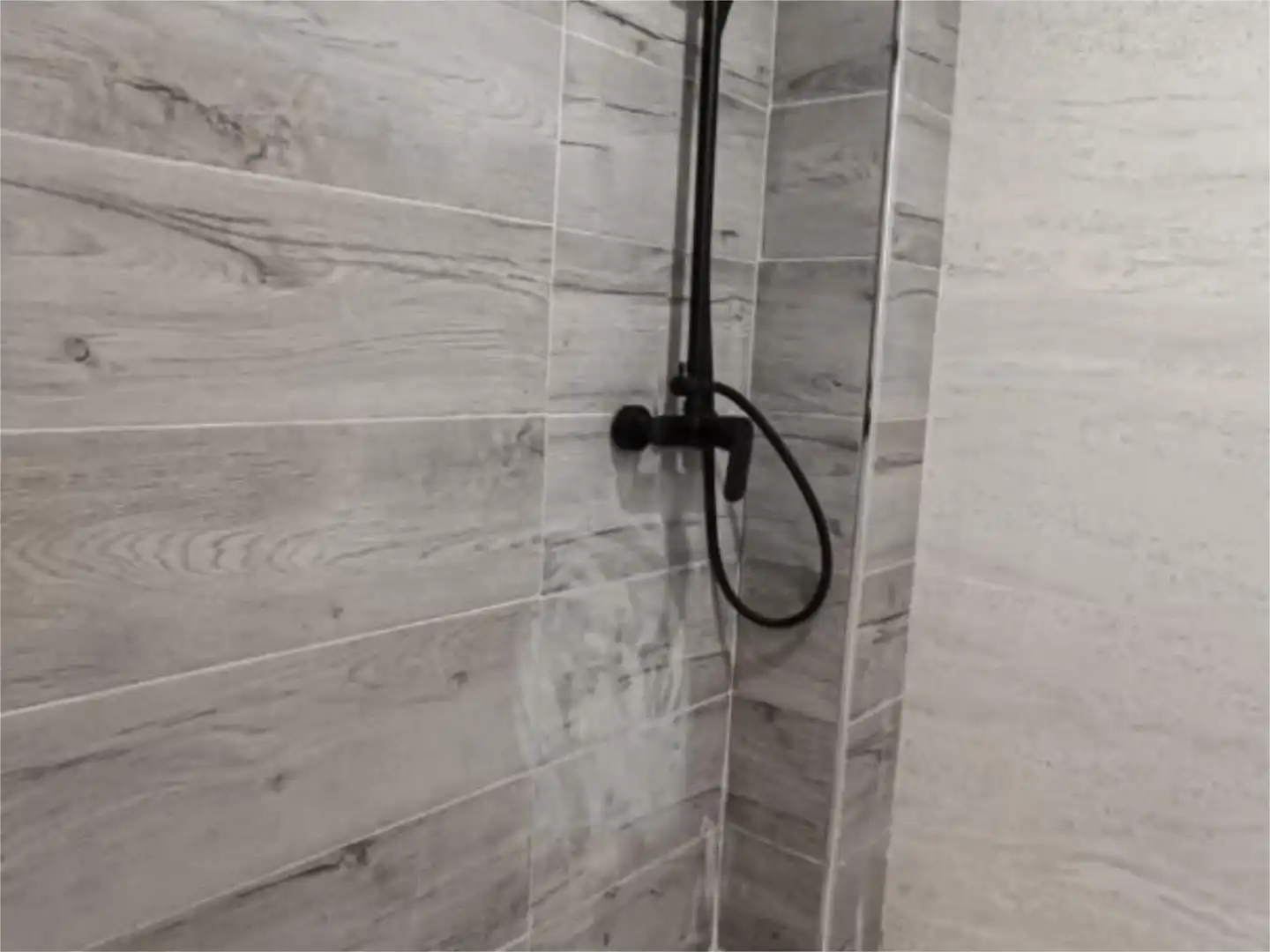 Flat for sale in Pasaje Aránzazu, 6, Los Castillejos - La Trinidad Bathroom of Flat for sale in Málaga with Air Conditioner and Furnished