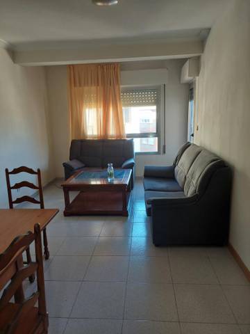 Piso en Alquiler en Calle Cardenal Gil de Albornoz, 30 en Tres Olivos - La Piedad