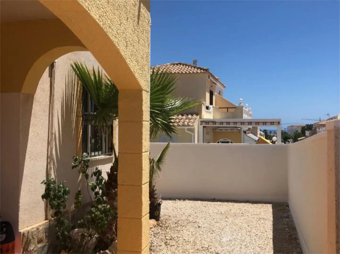 Pis en venda a Plaça H-1 Villa Rosa, 3, Los Balcones y los Altos Vista exterior de Pis en venda en Orihuela amb Aire condicionat, Jardí privat i Terrassa