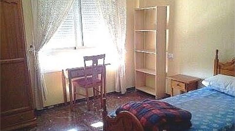 Habitación en Calle Justino Flórez Llamas, 1, Belén - San Roque, Jaén Capital - imagen 2 Foto 2 de Habitación en Calle Justino Flórez Llamas, 1, Belén - San Roque, Jaén Capital