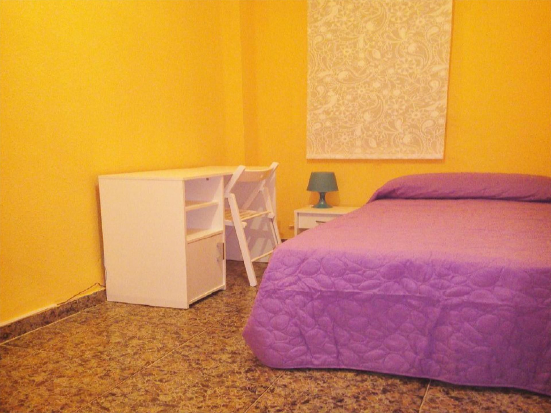 Bedroom of Flat to share in  Valencia Capital  with Heating and Furnished