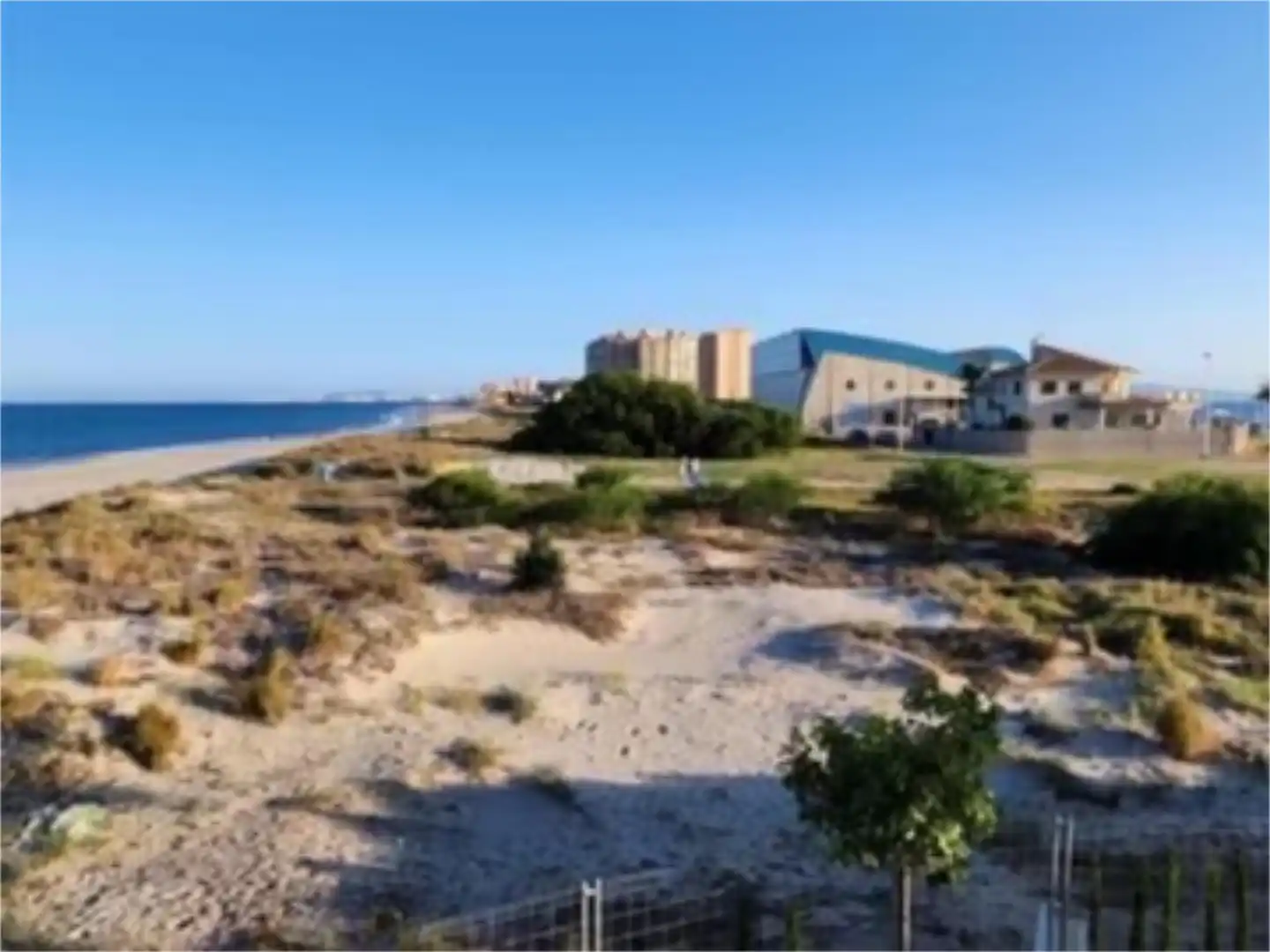 Piso en venta en Gran Vía de la Manga, 12, Entremares Piso en venta en La Manga del Mar Menor con Aire acondicionado, Calefacción y Jardín privado