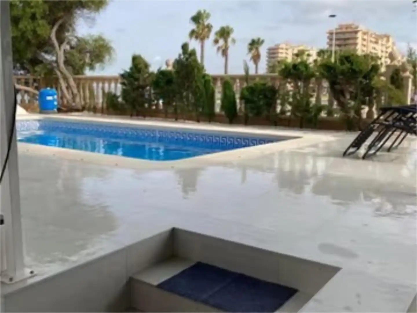 Piso en venta en Gran Vía de la Manga, 12, Entremares Piscina de Piso en venta en La Manga del Mar Menor con Aire acondicionado, Calefacción y Jardín privado