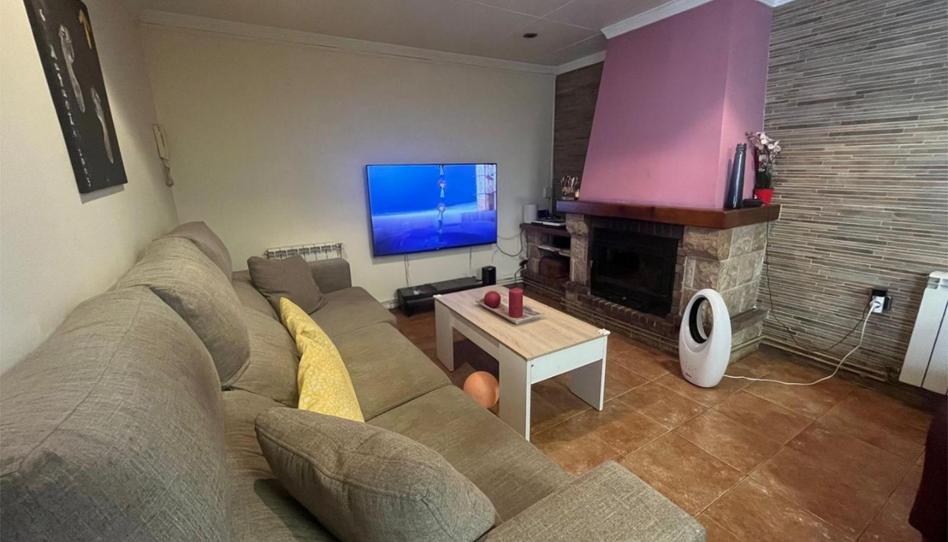 Single-family semi-detached for sale in Carrer de Teresa Claramunt, 4, Campoamor, Barcelona - image 1 Photo 1 of Single-family semi-detached for sale in Carrer de Teresa Claramunt, 4, Campoamor, Barcelona