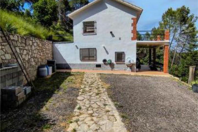 Single-family semi-detached for sale in Castellfollit del Boix, Barcelona - image 1 Photo 1 of Single-family semi-detached for sale in Castellfollit del Boix, Barcelona