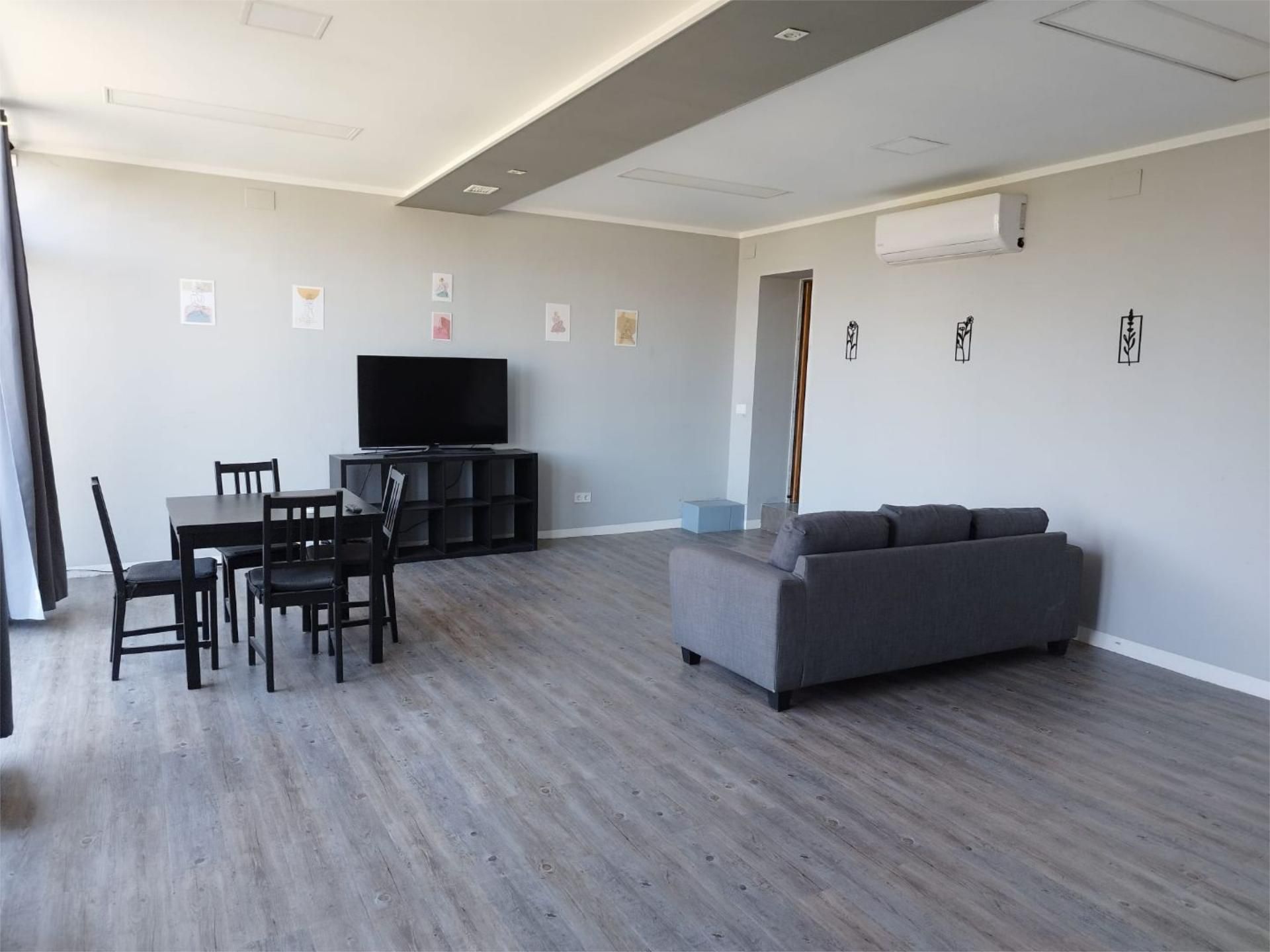 Living room of Apartment to rent in  Barcelona Capital  with Air Conditioner, Parquet flooring and Storage room