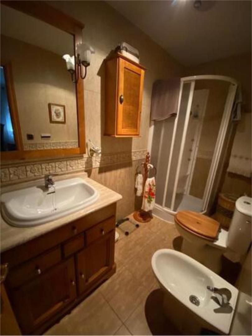 Bathroom of Single-family semi-detached for sale in Cuenca Capital  with Terrace