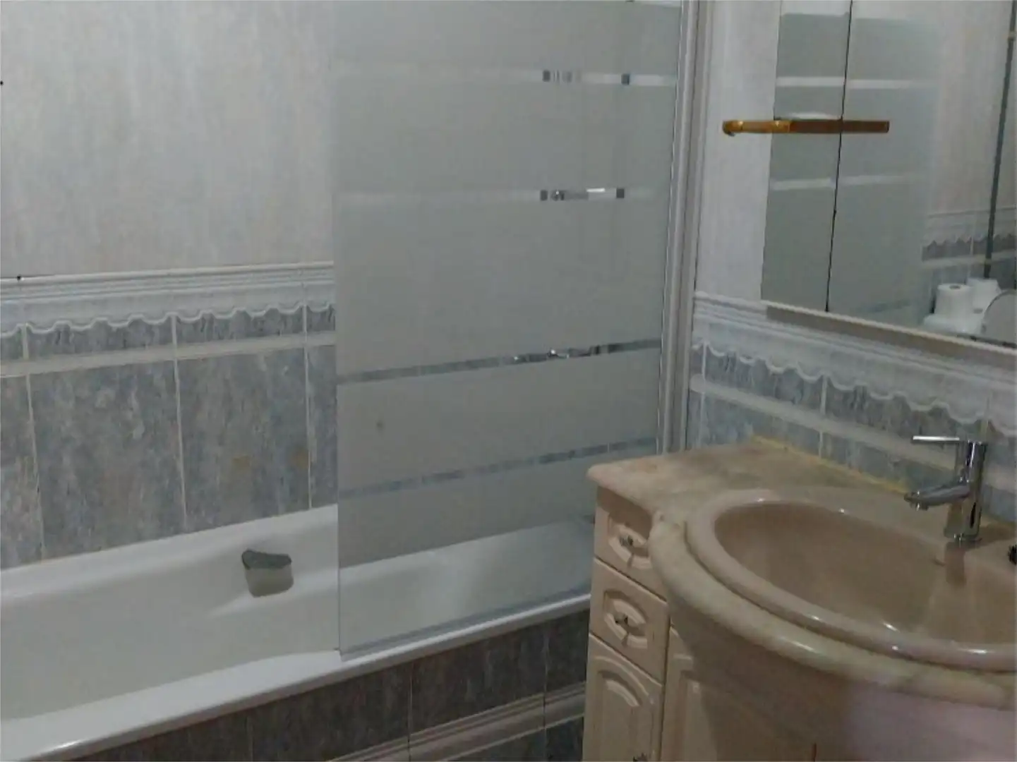 Habitació a Camiño Espedrigada, As Travesas - Balaídos Bany de Pis per a compartir en Vigo amb Calefacció, Parquet i Terrassa