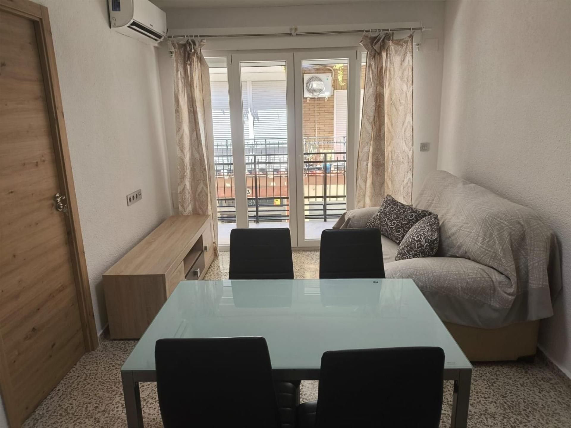 Terraza de Piso para compartir en  Granada Capital con Aire acondicionado, Calefacción y Amueblado