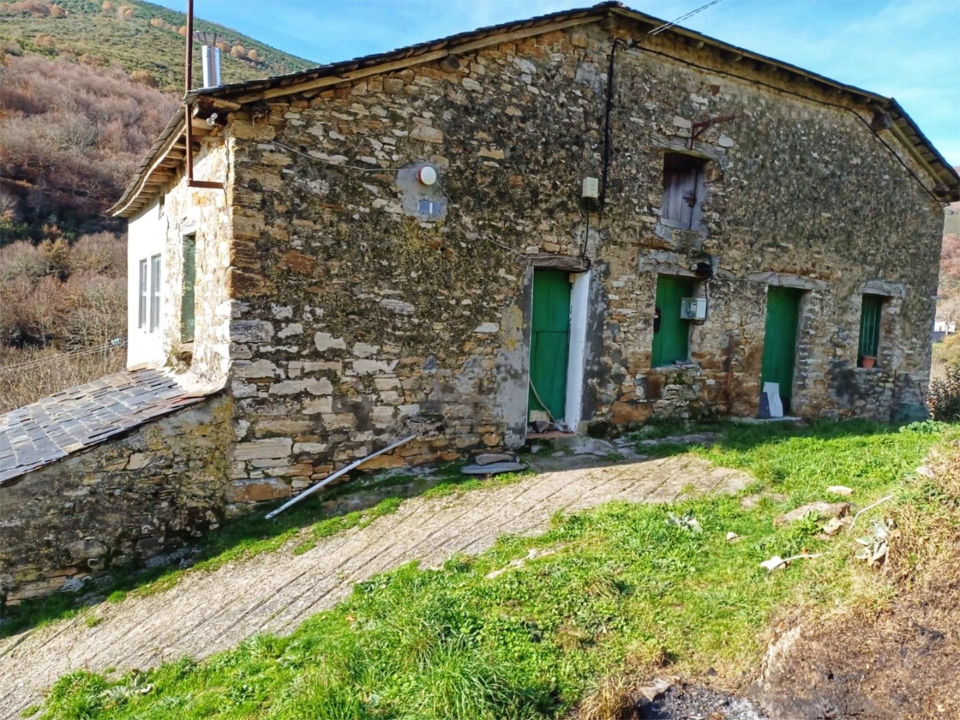 Vista exterior de Finca rústica en venda en Vega de Valcarce