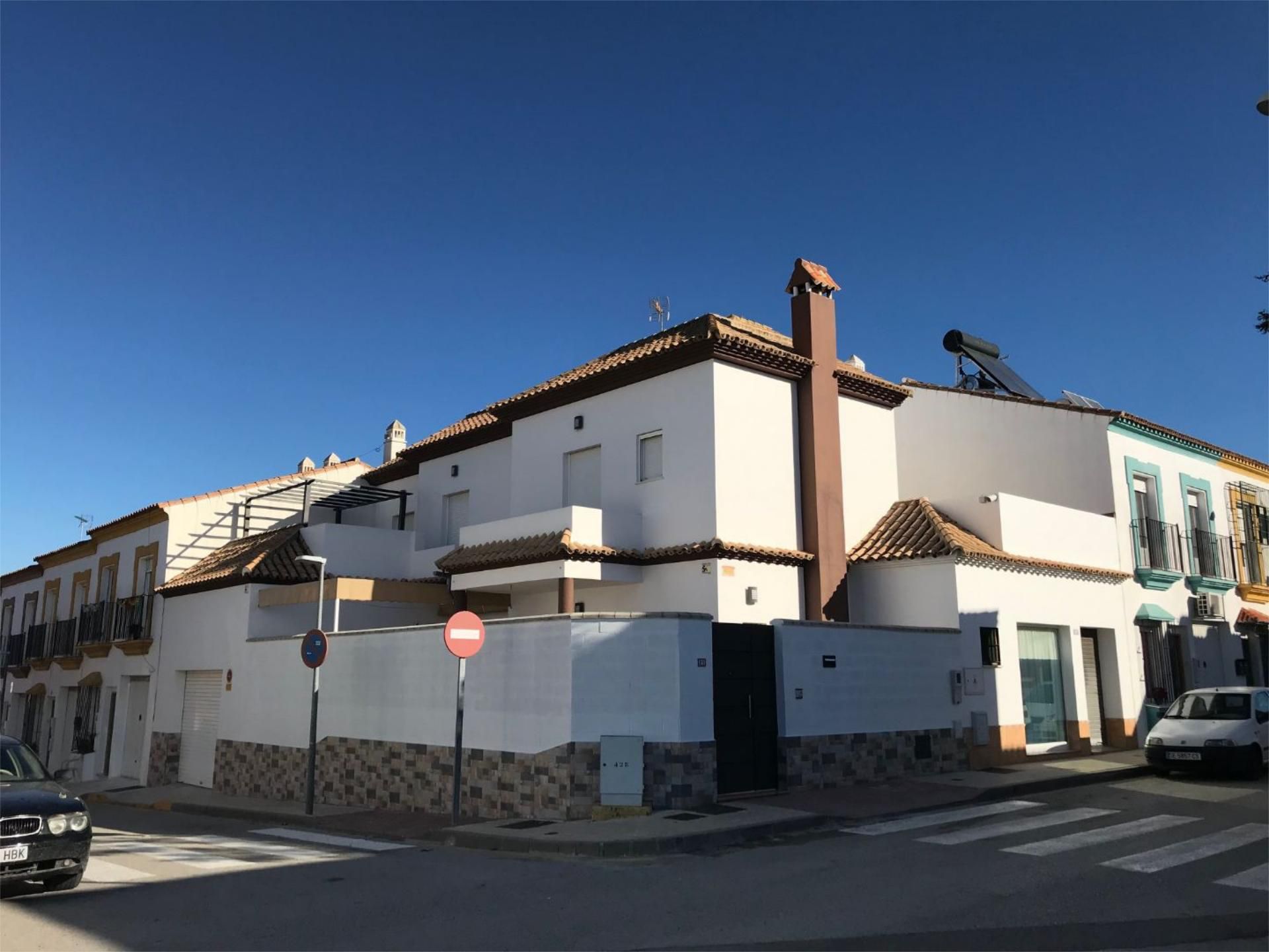 Exterior view of House or chalet for sale in Cantillana  with Air Conditioner, Terrace and Balcony