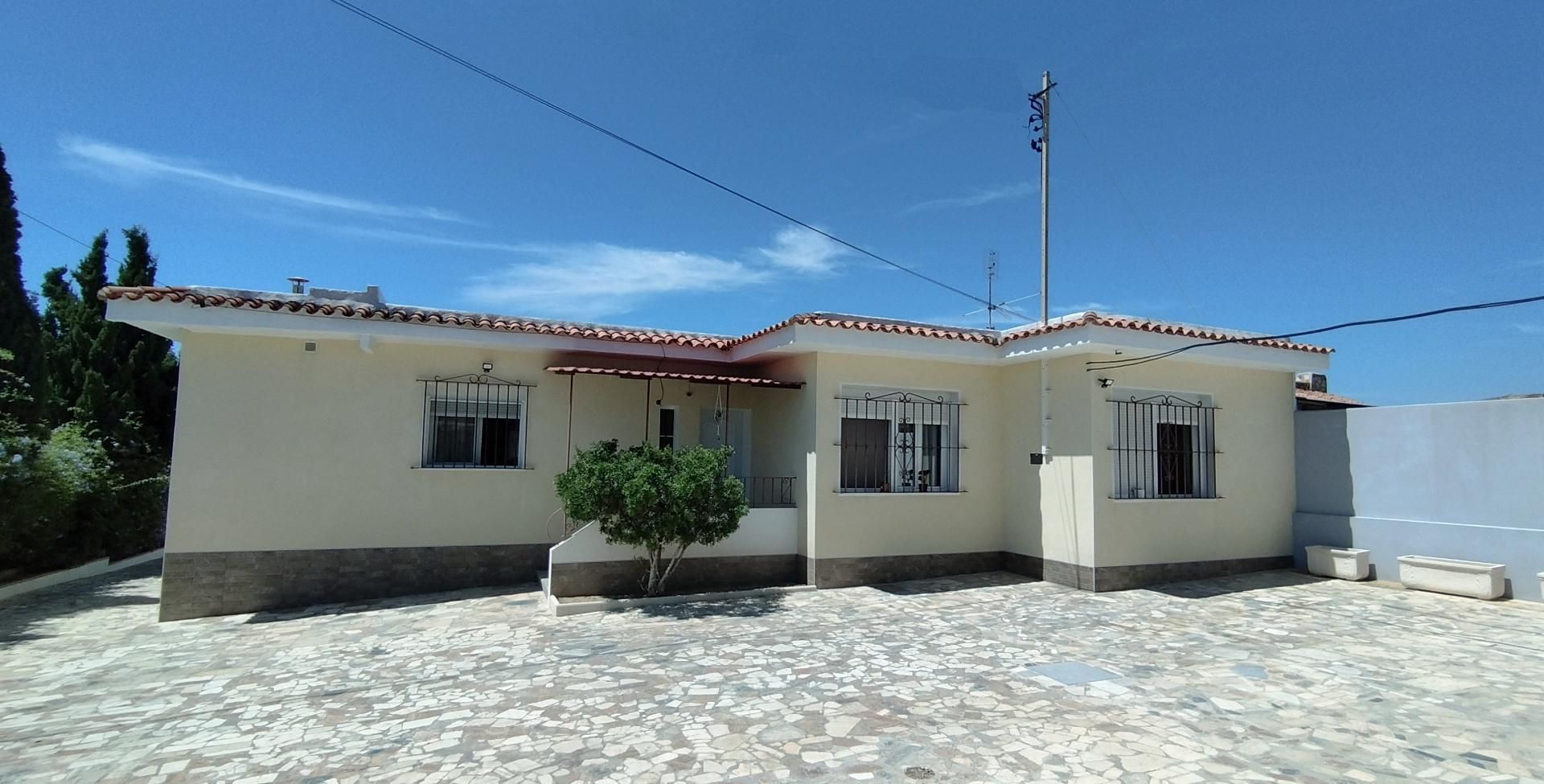 Vista exterior de Casa o xalet en venda en El Campello amb Terrassa