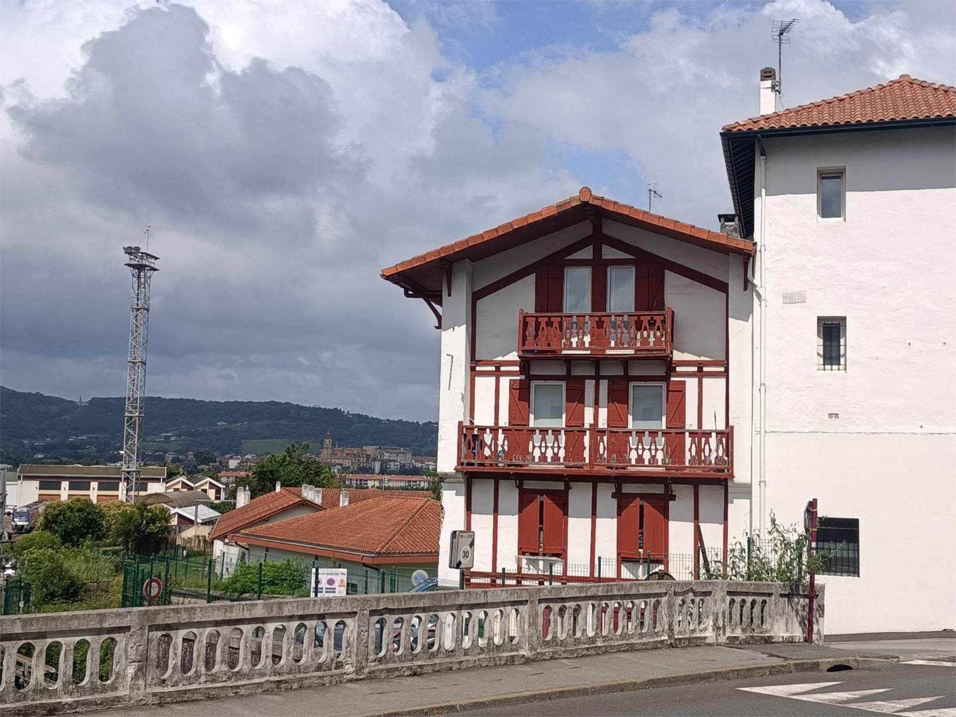 Vista exterior de Piso en venta en Hendaye con Amueblado y Balcón